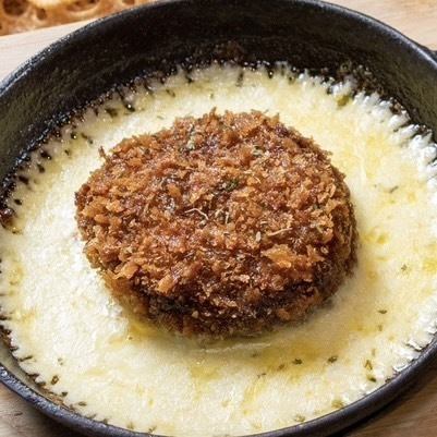 [Thick and rich] A flood of umami! Specialty [Cheese mince cutlet]