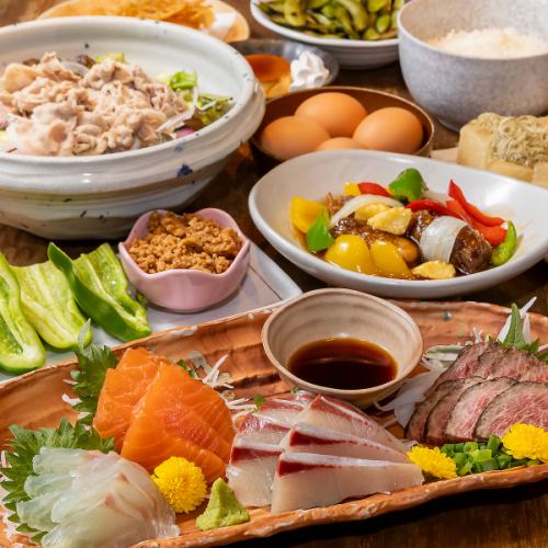 【仅限周一至周四】3500日元起即可享用无限畅饮套餐！品尝兵库县本地食材，例如农业高中出产的农产品、淡路洋葱和神户牛肉！