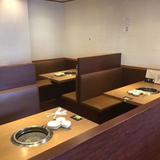 ご家族や大人数での宴会、飲み会に最適です！名物のカルビとハラミは、ジューシーで絶品の味わい。焼きたてのお肉を囲んで、みんなで楽しむことができます。また、豊富な種類のお酒が揃っているので、お肉との相性も抜群。大満足のひとときを演出します。大切な人たちとの楽しい時間を♪特別な宴会をお手伝いします！