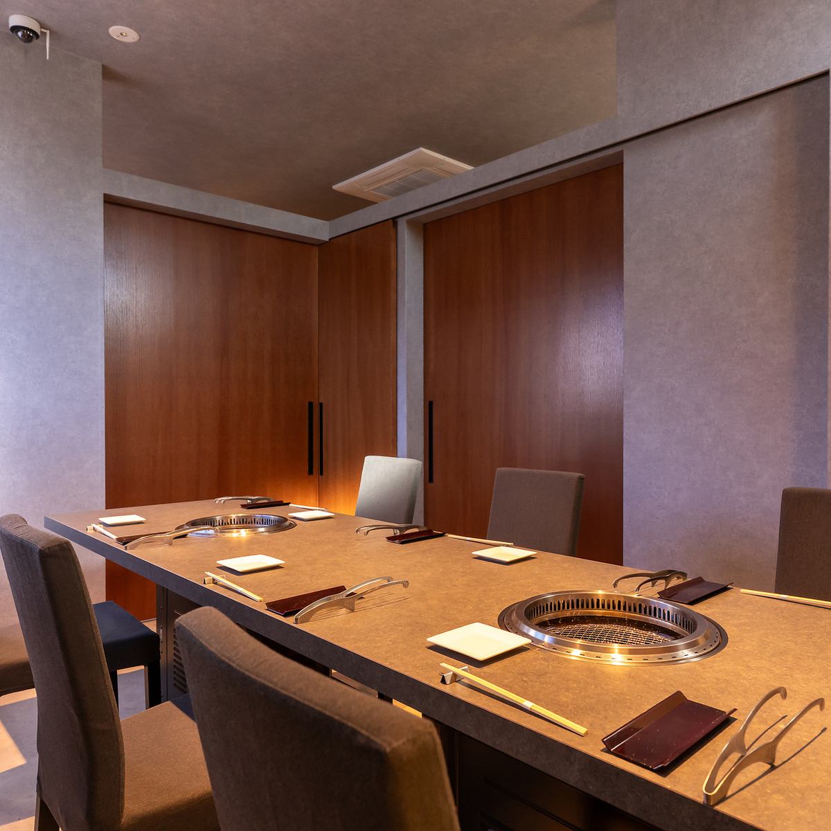 落ち着いた雰囲気の中でお食事をお楽しみくださいませ！