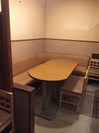 There is also a sofa seat at the back that can seat around 8 people.It is also a popular seat for banquets!