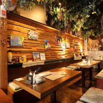 当店では2名テーブル席を4席ご用意しております。