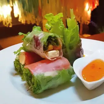 Fresh spring rolls with salmon and cream cheese