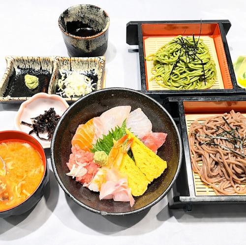 Mini seafood rice bowl and soba noodle flavor tasting set