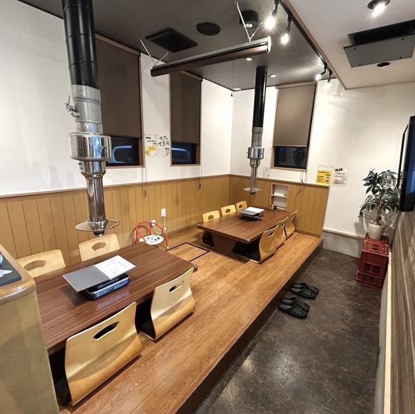 北陸鉄道石川線乙丸駅出口より徒歩約17分の場所にある当店「ジンギスカン 黒だるま 野々市店」はジンギスカンと金沢おでんをメインに様々な創作料理がご堪能いただけます！落ち着いた雰囲気の店内は様々なシーンにオススメです。ご友人とのプライベートなお食事だけでなく、各種飲み会シーンでもご利用くださいませ☆