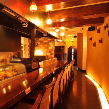 A story with a Turkish store manager may be boring.It is perfect for a single cafe.