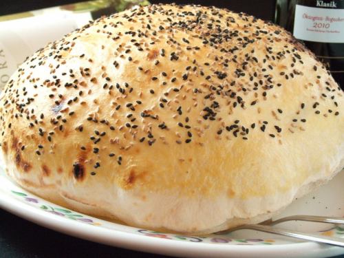 トルコ風窯焼きパン　/　チーズ窯焼きパン