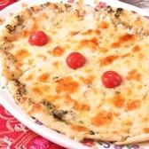 チーズとバジルのピデ