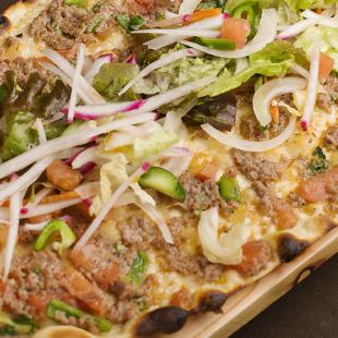 ラフマージュン(牛ひき肉の薄焼きピザ)　