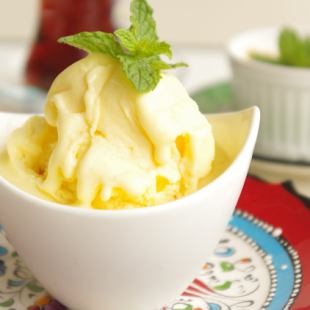 トルコアイス(ミルク) / 季節のトルコアイス