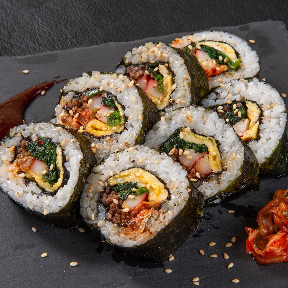一品物だけでなく、チャーハンやオムライスなどのご飯メニューも