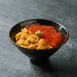 Sea urchin and salmon roe rice bowl