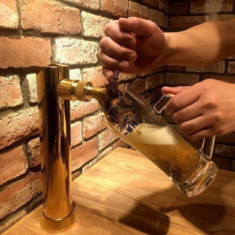 全席に生ビールサーバーを完備いたしました！お客様ご自身のお席で、いつでもキンキンに冷えた生ビールが注ぎ放題◎60分飲み放題で980円というお得さも魅力です。ビール好きにはたまらない夢のようなサービスです。お好きな時に、お好きな量で、何杯でもお楽しみください♪ハイボール、サワー、焼酎も飲み放題の対象です。