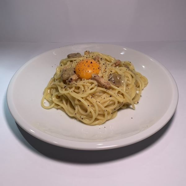 【食事利用でも、お酒と一緒にも◎絶妙なバランスでまた食べたくなると大好評☆】カルボナーラ1500円(税込)