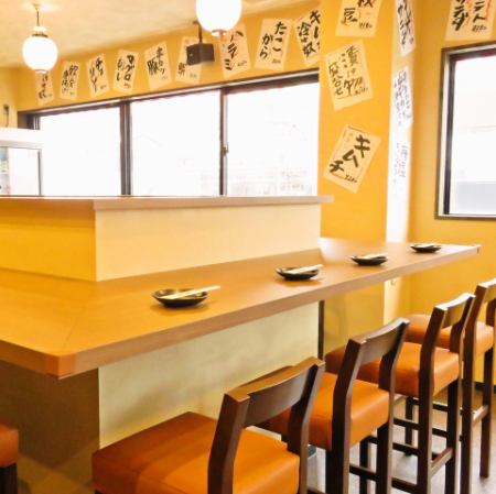 お一人様からお寛ぎ頂けるカウンター席も♪