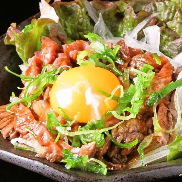 毎日でも飽きない90種類以上の居酒屋メニューがラインナップ！！