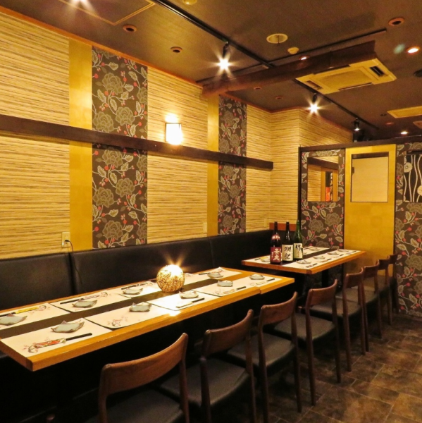 ■最大57名様まで貸切OK!■飲み放題付きコースは4500円(税込)~あり!利用人数やご予算、シーンに合わせて幅広くご利用いただけます♪コースは、しゃぶしゃぶ、焼きしゃぶ、牛しゃぶ、食べ比べ等、幅広くそろっています。プロジェクターも完備しているので貸切の宴会にもピッタリです★ぜひお気軽にご利用くださいませ!