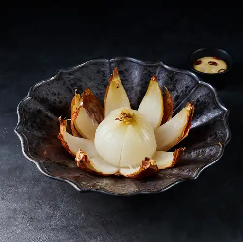 【薪焼き 野菜】丸ごと玉ねぎの熾火焼き