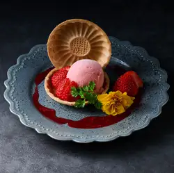 【甘味】あまおう苺 もなかアイス