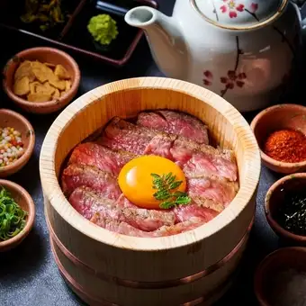 A5黒毛和牛の博多牛まぶし【極上】※11時00分～14時30分までご入店のランチタイム限定メニュー