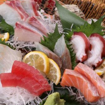 Our specialty! Assorted 7 types of sashimi for one person