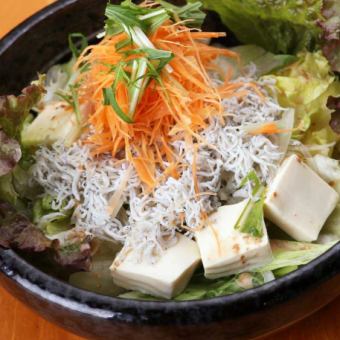 鐮魚豆腐芝麻醬沙拉