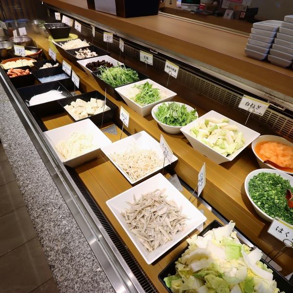 You can eat as many healthy vegetables as you like♪ Always include a vegetable buffet with over 25 types!