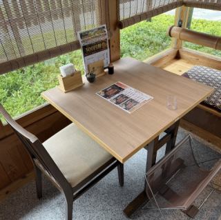 2名様かけテーブル席