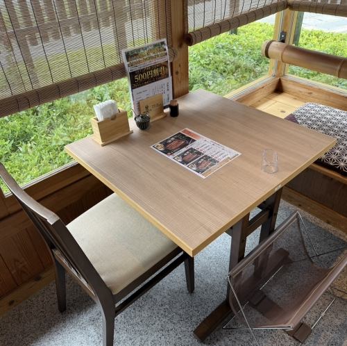 2名様かけテーブル席