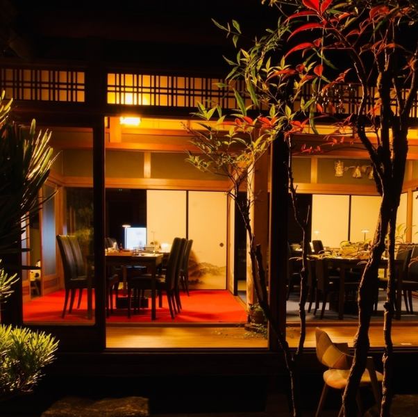 【在日式房間裡眺望日本庭園…♪】 只有在遊多，您才能在日式房間裡一邊眺望庭園一邊享用中國川菜♪ 在平靜的氛圍中享受精緻的川菜♪本店老闆娘夫婦獨自研究了方便孩子吃又健康的川菜，推出了現在的菜單♪