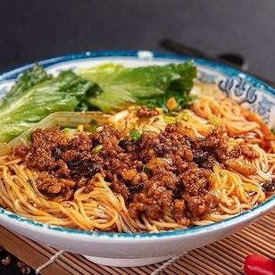 正宗四川擔擔麵，無湯！
