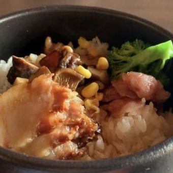 Eランチコース『ママの特製炊き込みご飯』