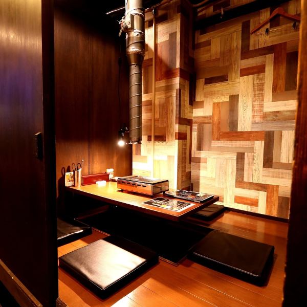 所有房間都是帶烤爐的私人房間。您可以享受私人空間而不必擔心氣味。推薦宴會無限暢飲套餐，4,500日元（含稅）起。