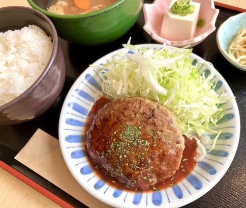 《手作りハンバーグ定食》