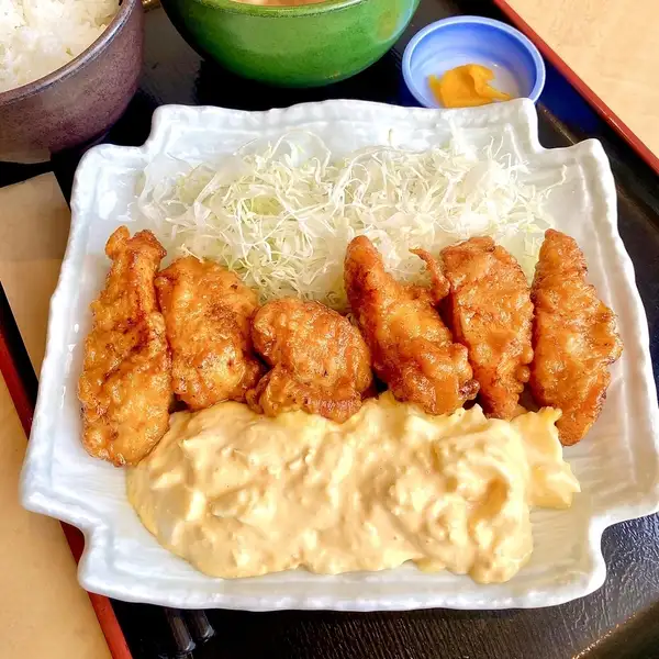 自家製タルタルソースが美味しい【チキン南蛮】