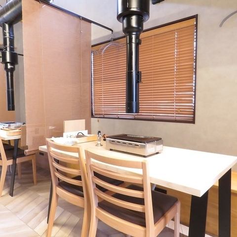 The stylish and clean interior is perfect for a date ◎ Have a Yakiniku date at Yoniku Saburoku!