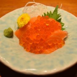 Salmon and salmon roe sashimi