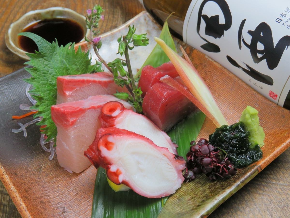 There are courses that include omakase dishes and all-you-can-drink.(reservation the day before)