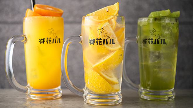 ネオ居酒屋ならでは☆彡フルーツたっぷりのサワー