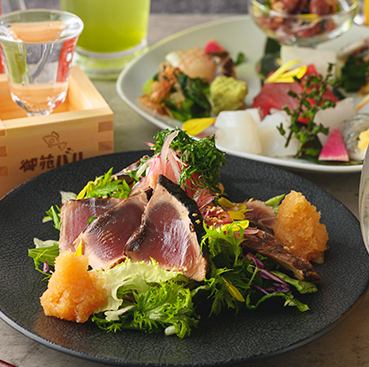 【豪華なコース】当店の名物料理を惜しみなく盛り込んだ飲み放題付きのコースを2つご用意いたしました♪