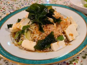 Healthy salad of tofu and wakame seaweed
