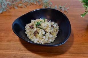 Iron plate garlic rice