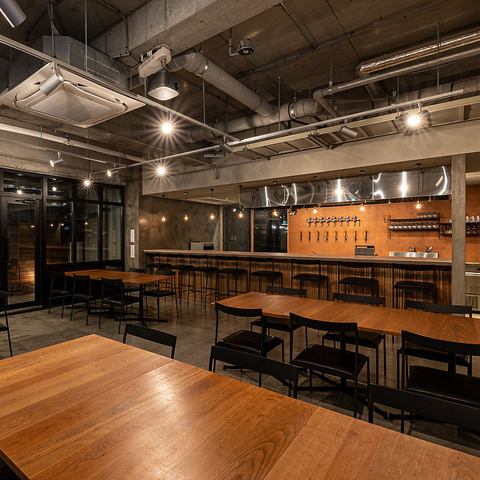 落ち着いた雰囲気の店内でこだわりのお食事をお楽しみください