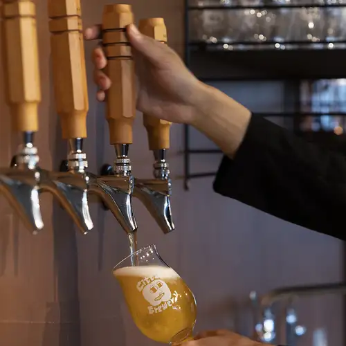 隔壁釀酒廠釀造的精釀啤酒