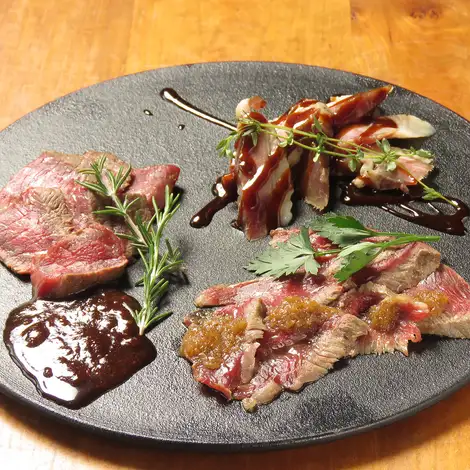 熟成肉2種と本日のお肉料理盛り合わせ　150g