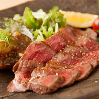 朝挽き鶏など、当店で取り揃えた新鮮なお肉をご賞味下さい。