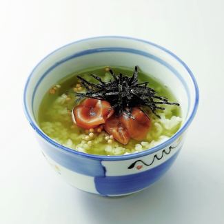 茶泡飯（鮭魚、李子、海藻）