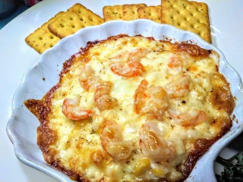 Shrimp mayonnaise cheese with crackers