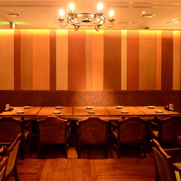 [Special private room] We prepare a modern table private room for entertaining and dining.Up to 22 people.