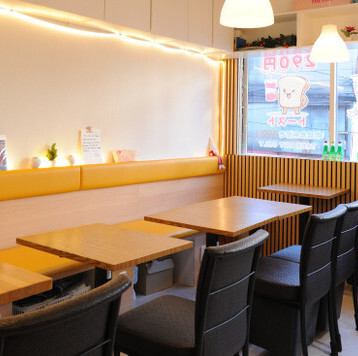 少人数でもくつろげるお席